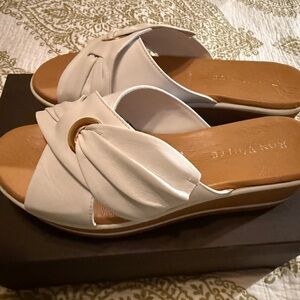 Ron WhiteElegant White Wedge Sandals Newsize 8.5 (39)